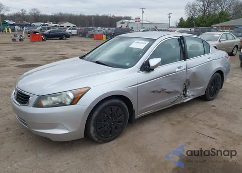 2010 Honda Accord 2.4 Lx z USA, uszkodzony, nr VIN 1HGCP2F30AA134655